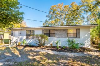 5247 CLEVELAND Road, Jacksonville, FL 32209