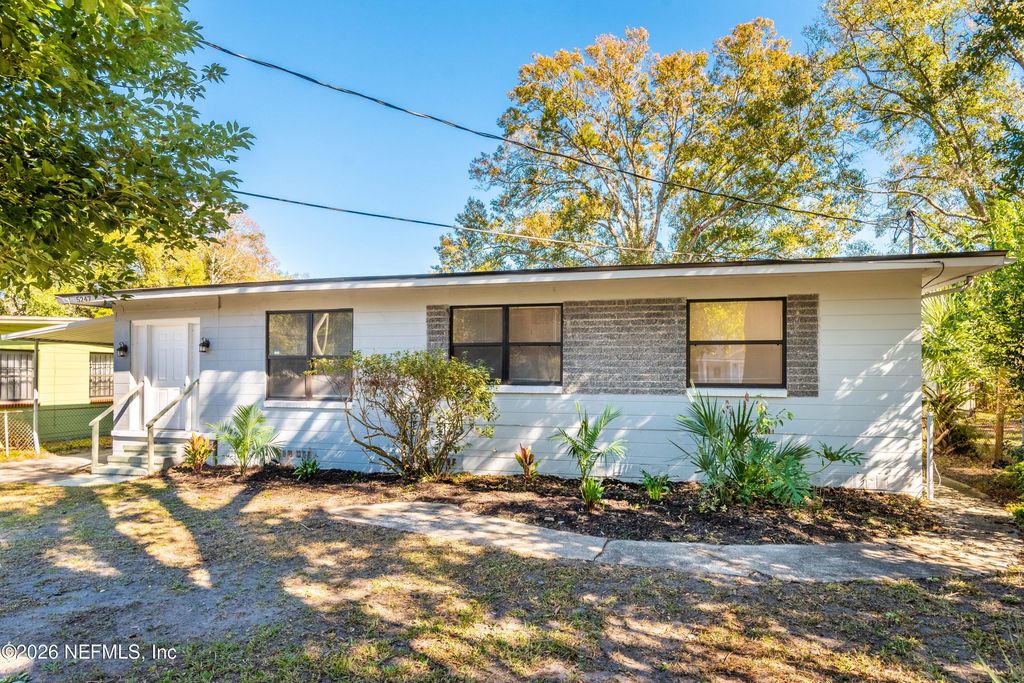 5247 CLEVELAND Road, Jacksonville, FL 32209
