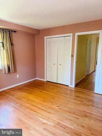 8647 BRADDOCK AVE, Alexandria, VA 22309