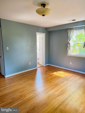 8647 BRADDOCK AVE, Alexandria, VA 22309