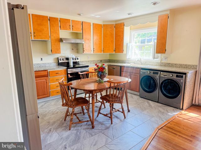 8647 BRADDOCK AVE, Alexandria, VA 22309