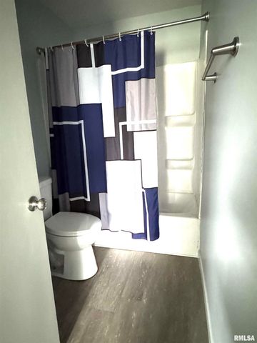 300 W Lenox Avenue, Springfield, IL 62704