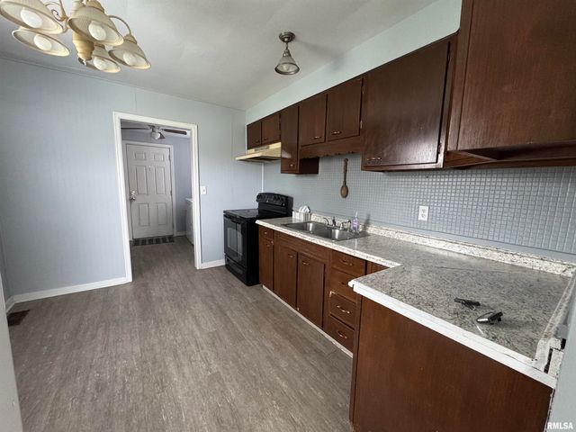 300 W Lenox Avenue, Springfield, IL 62704