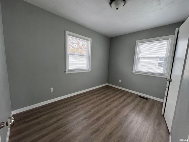 300 W Lenox Avenue, Springfield, IL 62704