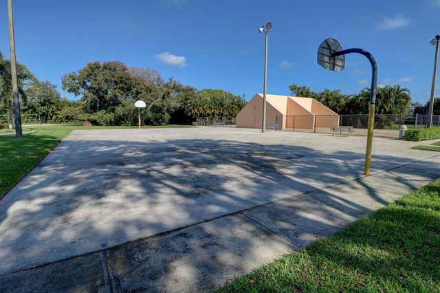 1402 14th Way, West Palm Beach, FL 33407
