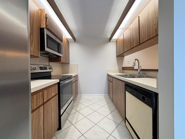 1402 14th Way, West Palm Beach, FL 33407