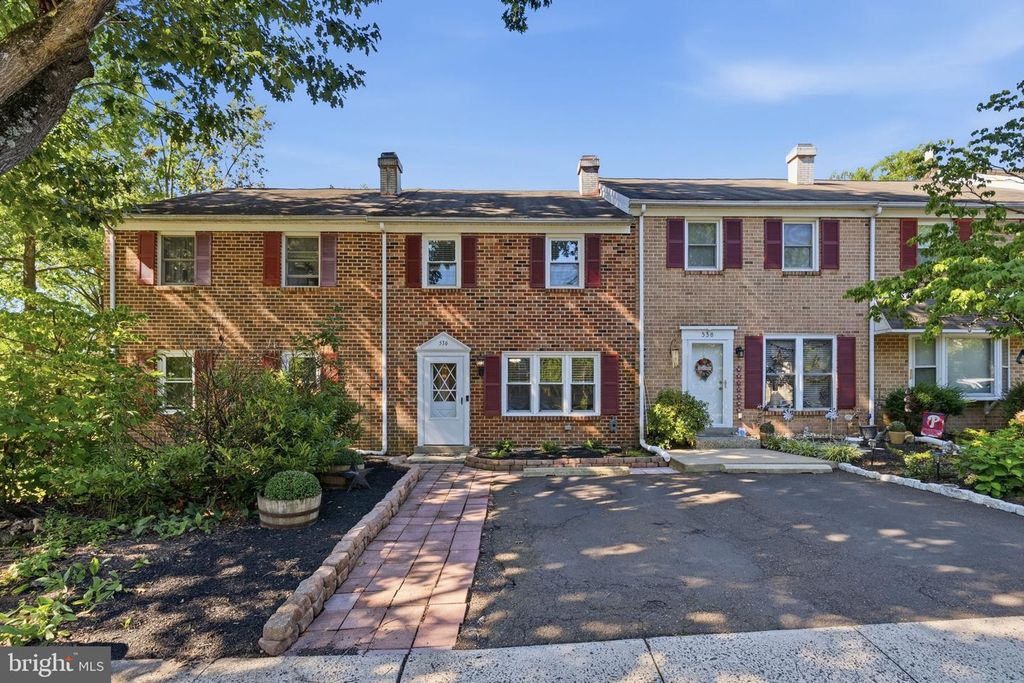 536 PEABODY CT, SELLERSVILLE, PA 18960 — exterior