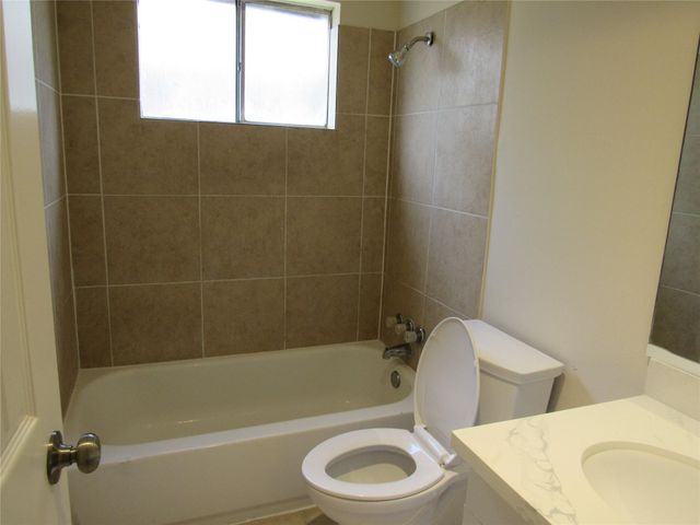 7623 Silver Cloud Lane, Houston, TX 77086