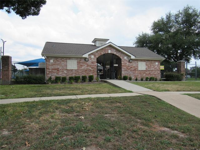 7623 Silver Cloud Lane, Houston, TX 77086