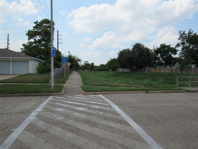 7623 Silver Cloud Lane, Houston, TX 77086