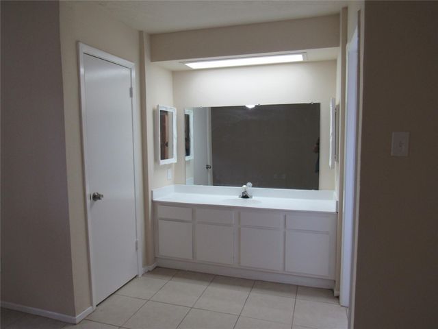 7623 Silver Cloud Lane, Houston, TX 77086