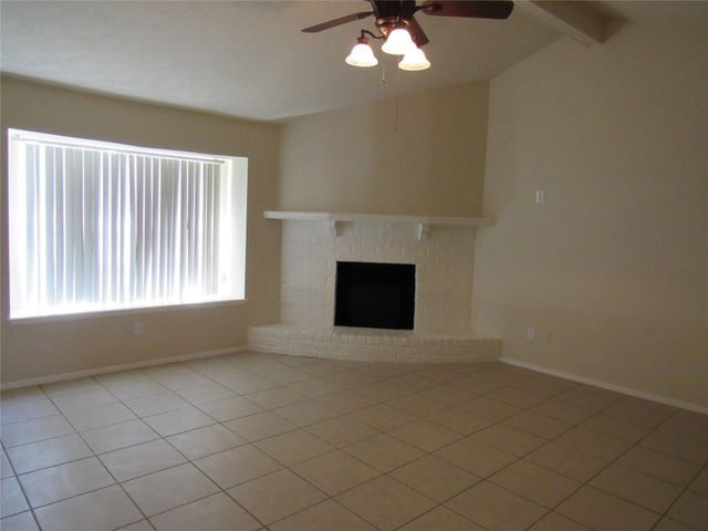 7623 Silver Cloud Lane, Houston, TX 77086