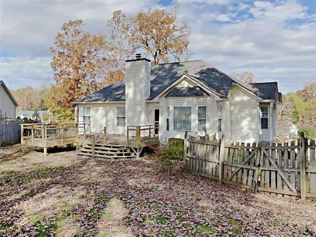 3931 Robindale Drive, Douglasville, GA 30135