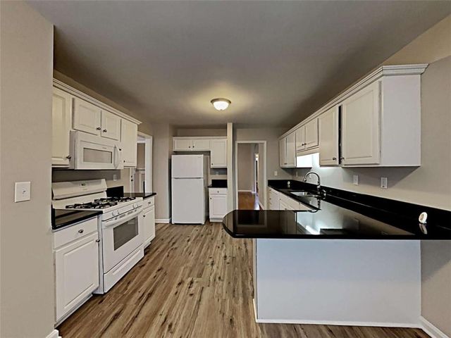 3931 Robindale Drive, Douglasville, GA 30135