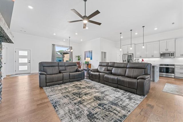 3 Florence Circle, Bella Vista, AR 72715