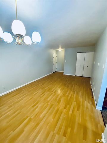 7305 Sieloff Drive F, Hazelwood, MO 63042