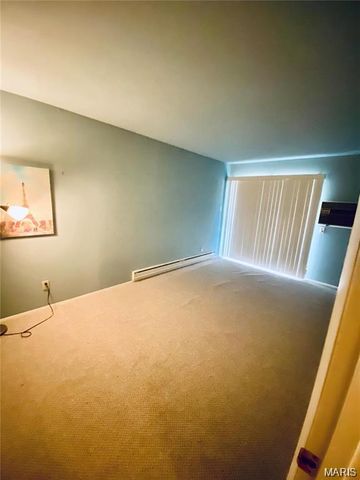 7305 Sieloff Drive F, Hazelwood, MO 63042