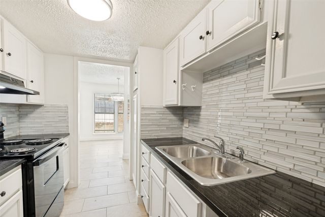 8560 Park Lane 136, Dallas, TX 75231