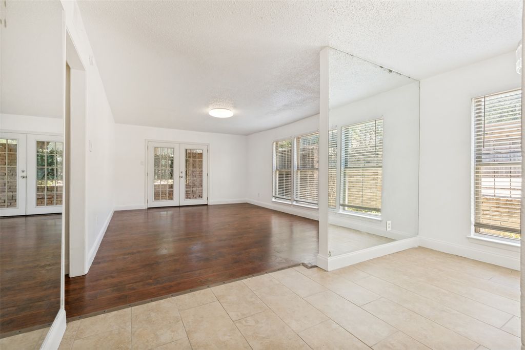 8560 Park Lane 136, Dallas, TX 75231
