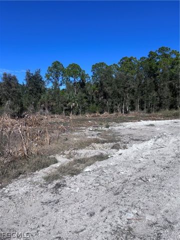 2702 26th ST W, Lehigh Acres, FL 33971