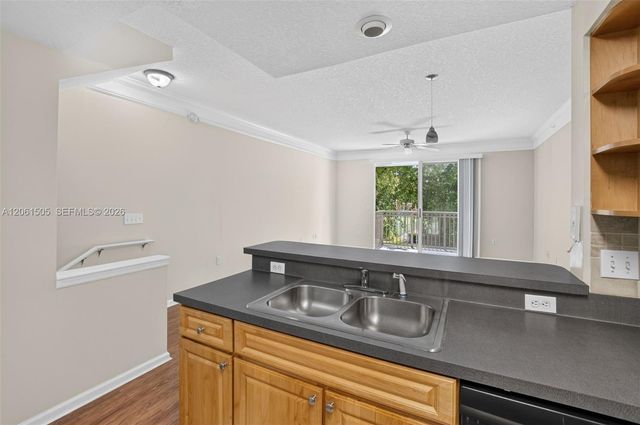 2024 Alta Meadows Ln 807, Delray Beach, FL 33444