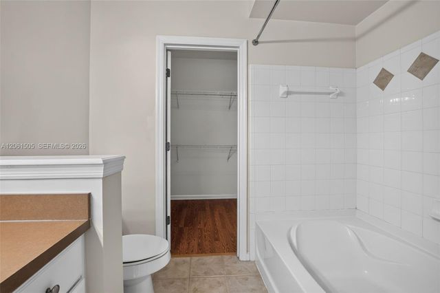 2024 Alta Meadows Ln 807, Delray Beach, FL 33444