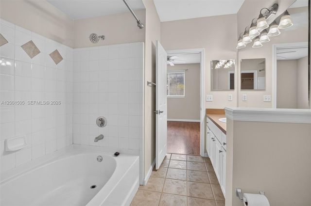 2024 Alta Meadows Ln 807, Delray Beach, FL 33444