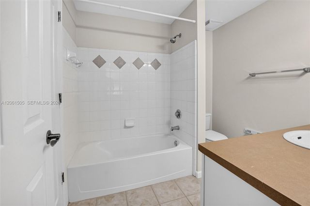 2024 Alta Meadows Ln 807, Delray Beach, FL 33444