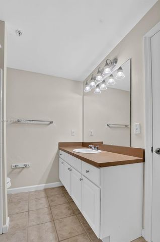 2024 Alta Meadows Ln 807, Delray Beach, FL 33444