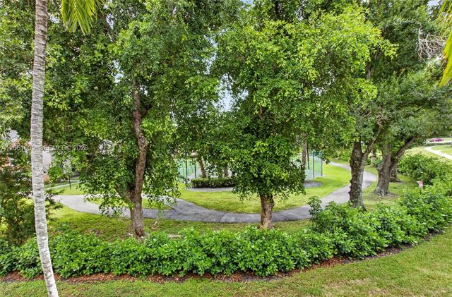 2024 Alta Meadows Ln 807, Delray Beach, FL 33444