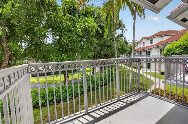 2024 Alta Meadows Ln 807, Delray Beach, FL 33444