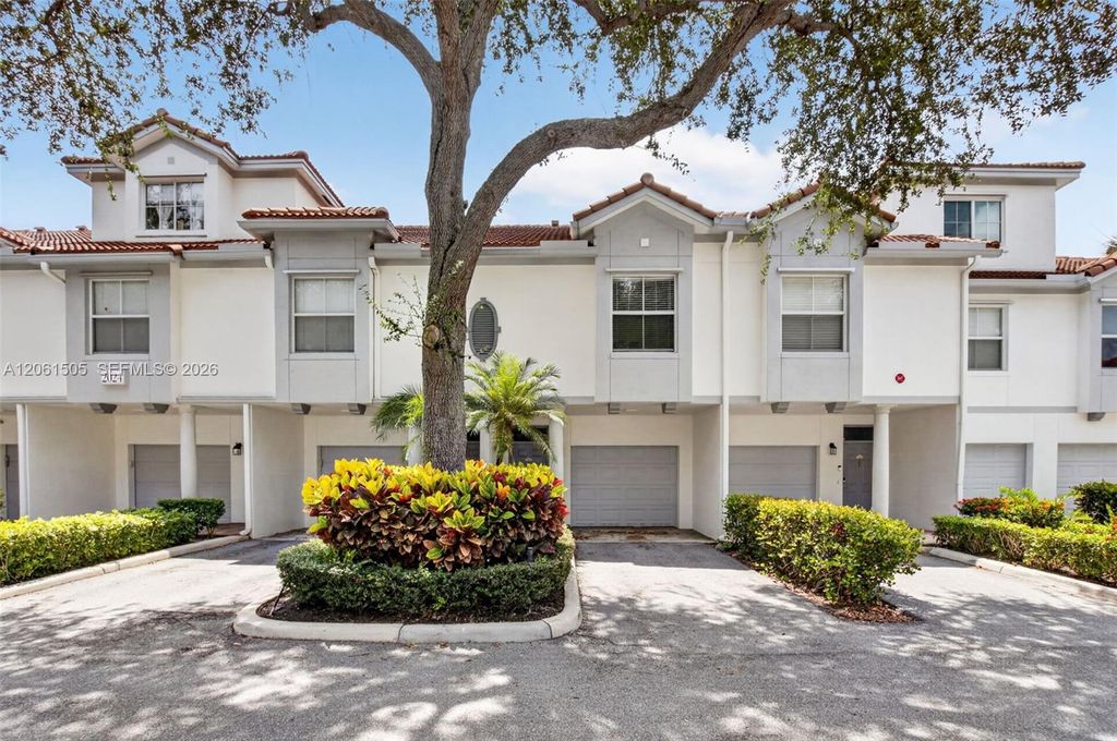 2024 Alta Meadows Ln 807, Delray Beach, FL 33444