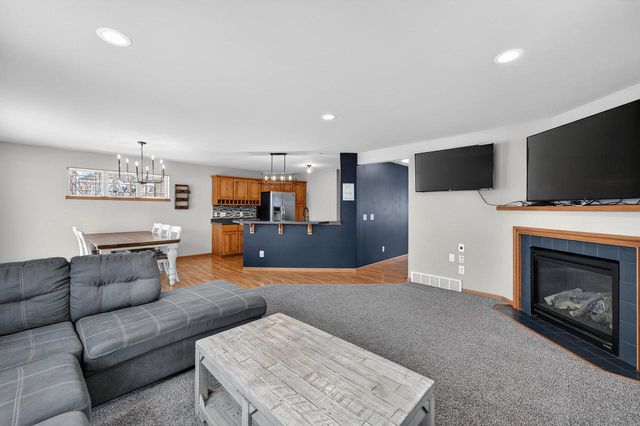 2610 Koshkonong Way, Sun Prairie, WI 53590