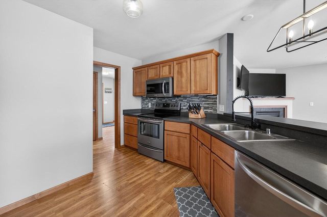 2610 Koshkonong Way, Sun Prairie, WI 53590