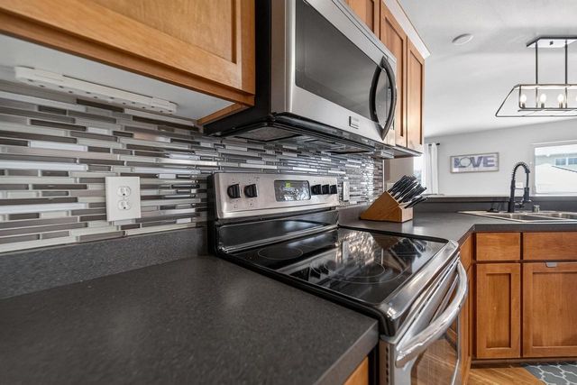 2610 Koshkonong Way, Sun Prairie, WI 53590