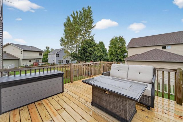 2610 Koshkonong Way, Sun Prairie, WI 53590