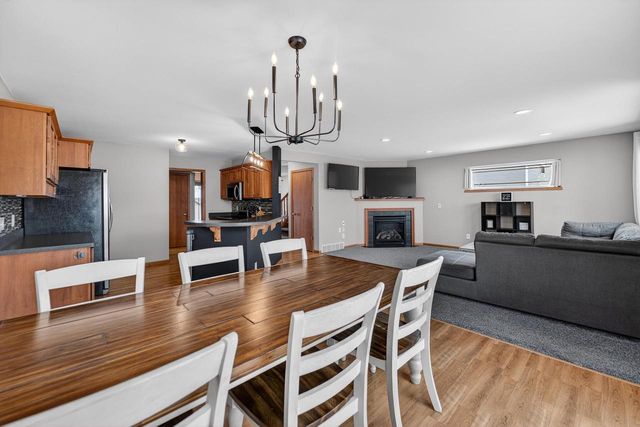 2610 Koshkonong Way, Sun Prairie, WI 53590