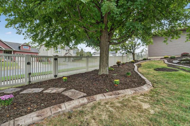 2610 Koshkonong Way, Sun Prairie, WI 53590