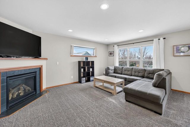 2610 Koshkonong Way, Sun Prairie, WI 53590