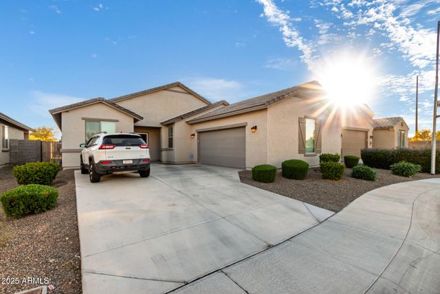 10637 W CROWN KING Road, Tolleson, AZ 85353