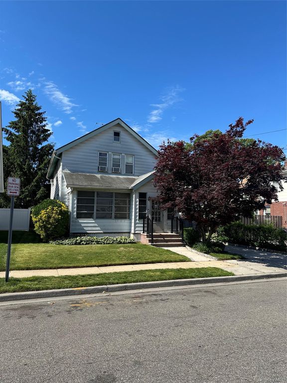 78 E Lincoln Avenue, Valley Stream, NY 11580