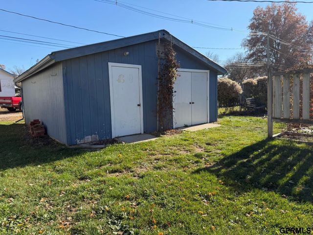 330 Kingwood Avenue, Crete, NE 68333