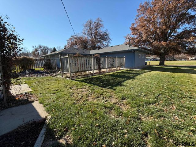 330 Kingwood Avenue, Crete, NE 68333