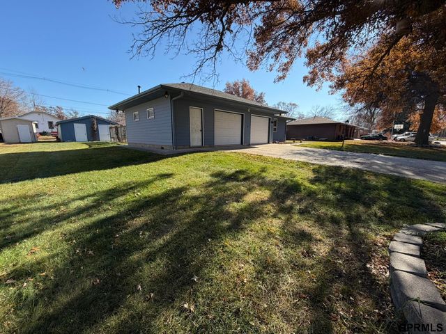 330 Kingwood Avenue, Crete, NE 68333