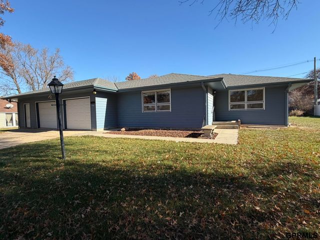 330 Kingwood Avenue, Crete, NE 68333