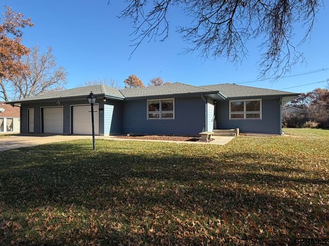 330 Kingwood Avenue, Crete, NE 68333