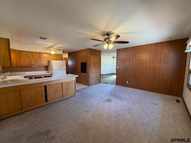 330 Kingwood Avenue, Crete, NE 68333