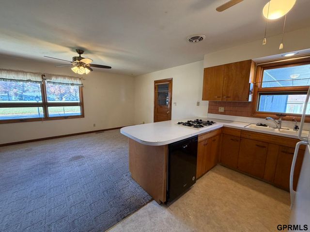 330 Kingwood Avenue, Crete, NE 68333