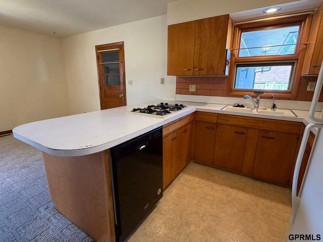 330 Kingwood Avenue, Crete, NE 68333