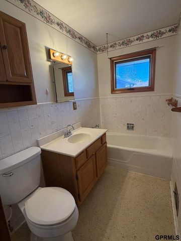 330 Kingwood Avenue, Crete, NE 68333